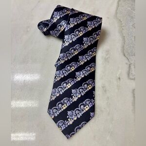Brioni Black and Lavender silk Patterned Tie